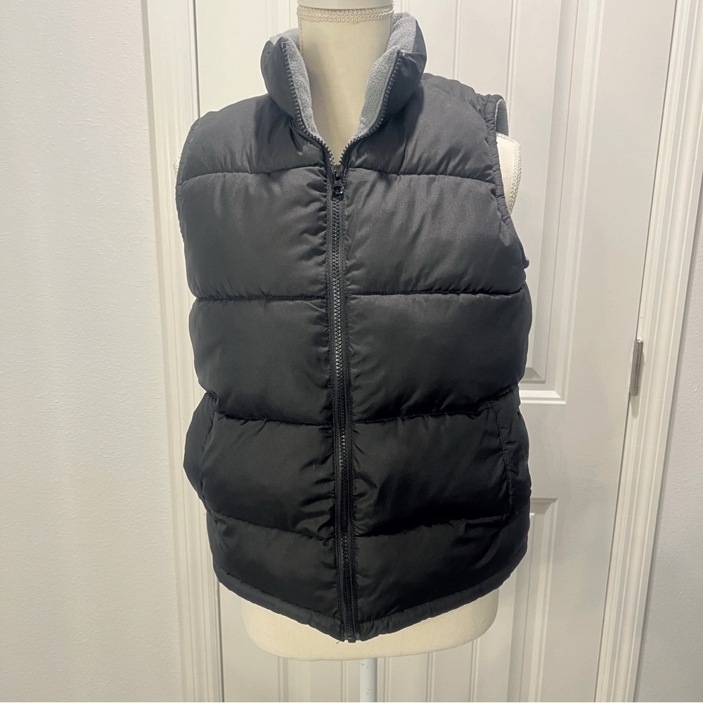 Old Navy Puffer Vest Black Size Large Sleeveless Fleece Inside Pockets Zippered